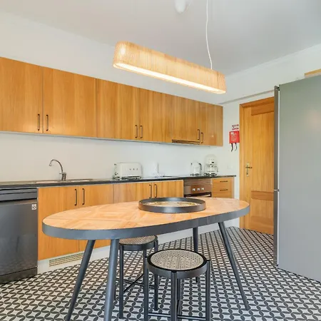 Elena By Atlantic Apartment *